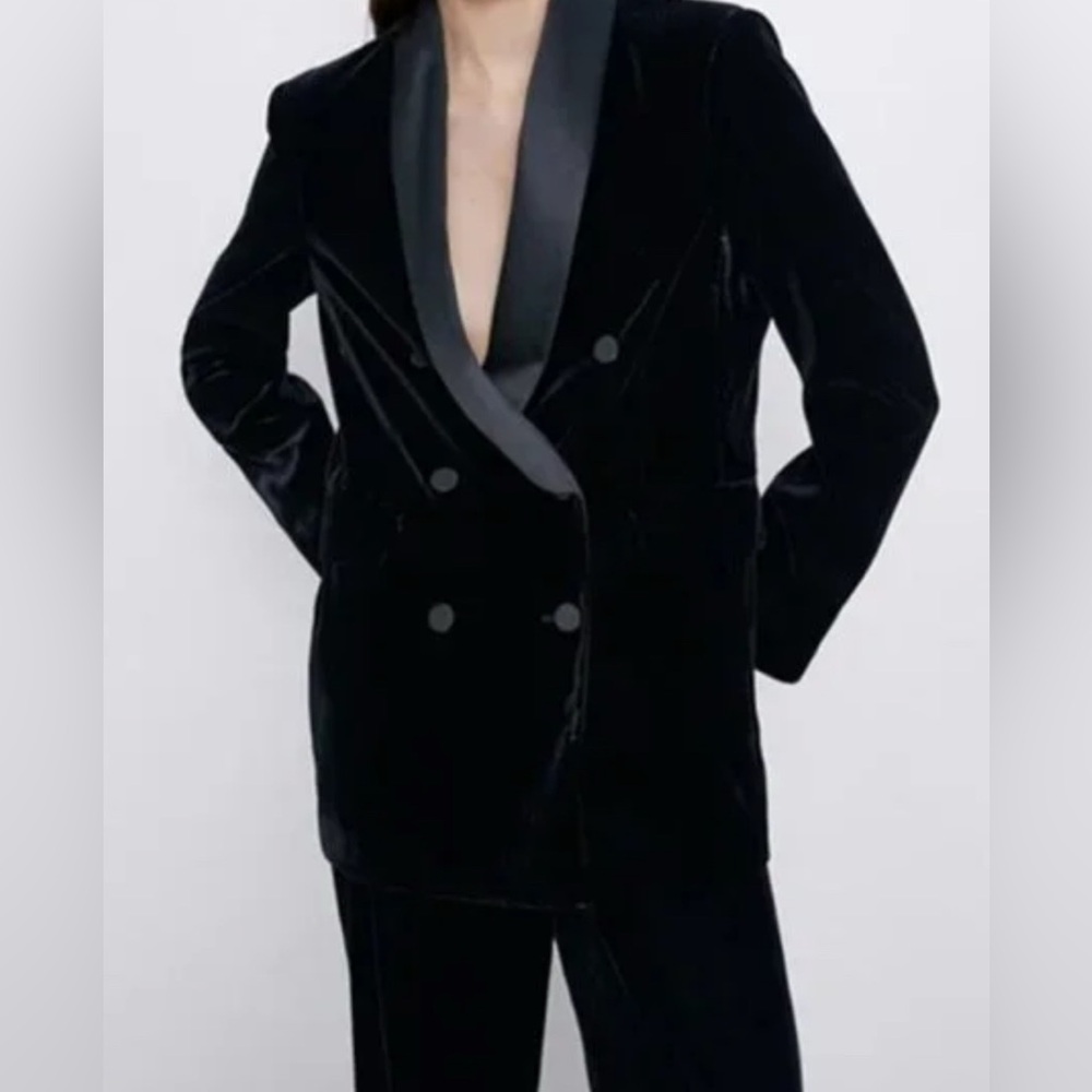 Zara Black Double Breasted Velvet Blazer With Satin Lapel Collar Sz L